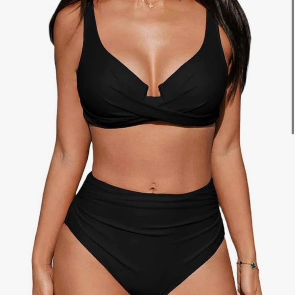 Cupshe Black Bikini Set with Supportive Bralette and High-Waisted Bottom